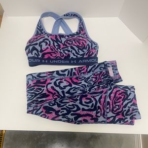 Under Amour matching set sports bra & leggings.